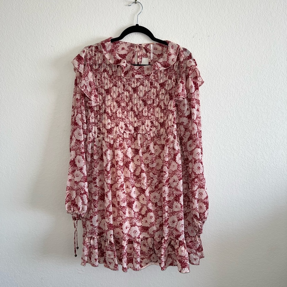 Gorgeous Free people mini dress. NEW without tags.